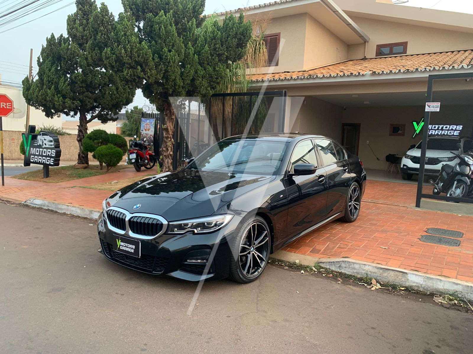 BMW\320I SPORT TURBO